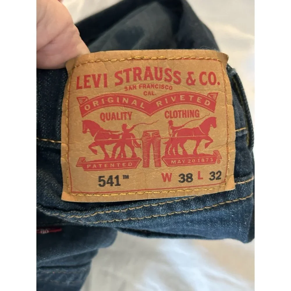 Men’s Levi's 541 Jeans 38x32 Blue Medium Wash Straight Leg Jeans - Picture 3 of 9